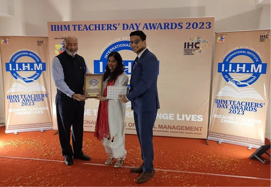 Jenifer Lobo at the IIHM Teachers' Day Awards 2023